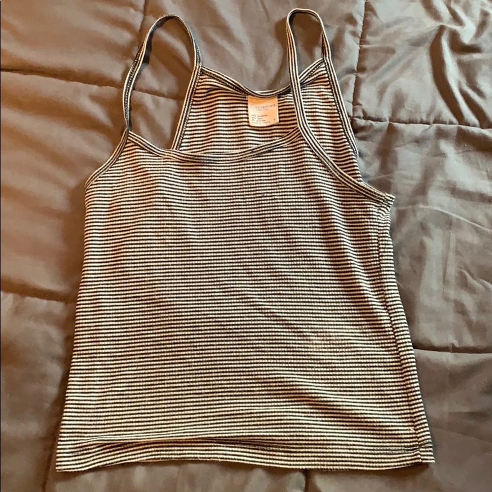Black and white cropped tank top